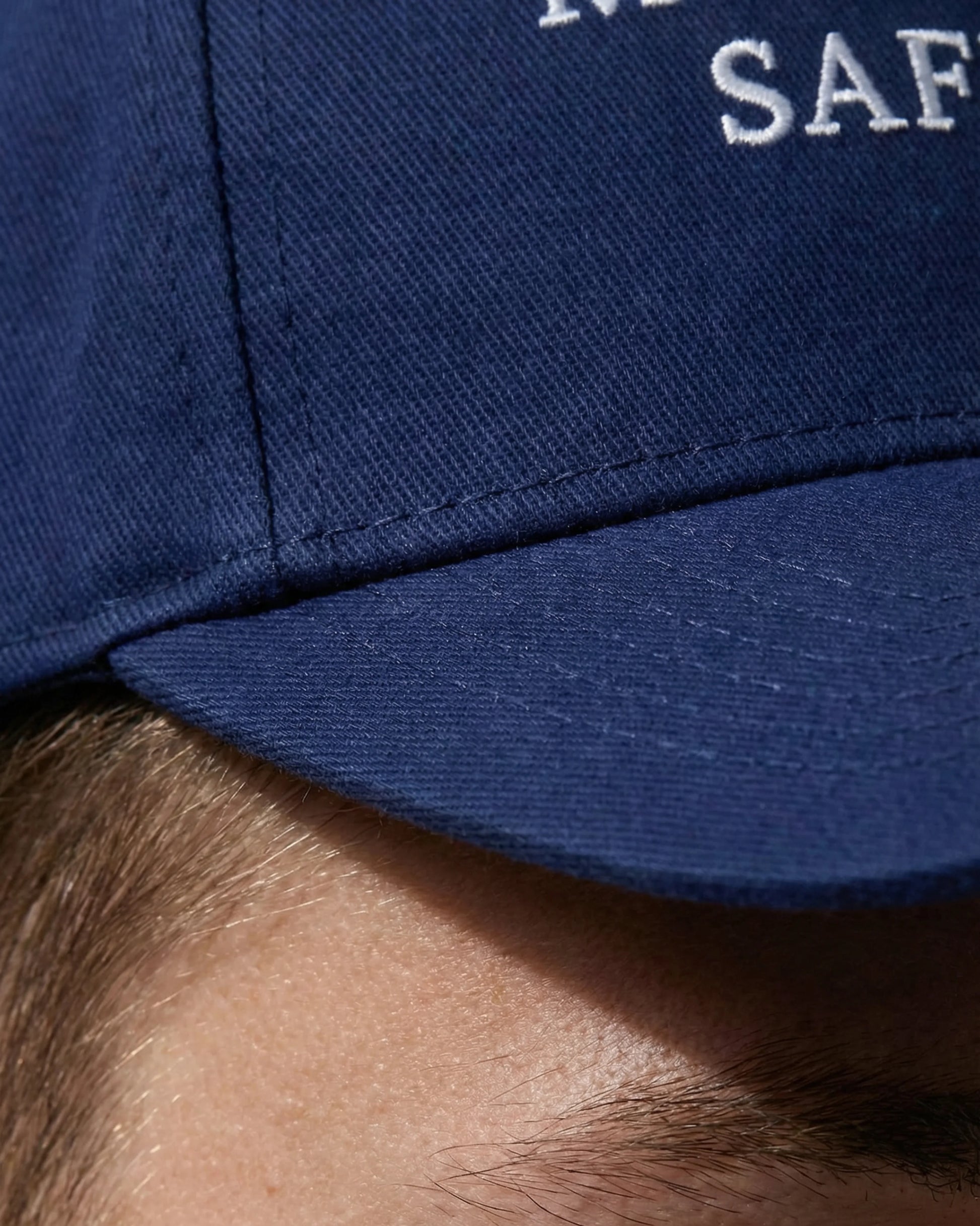 Make Sweden Safe Again Keps - Närbild